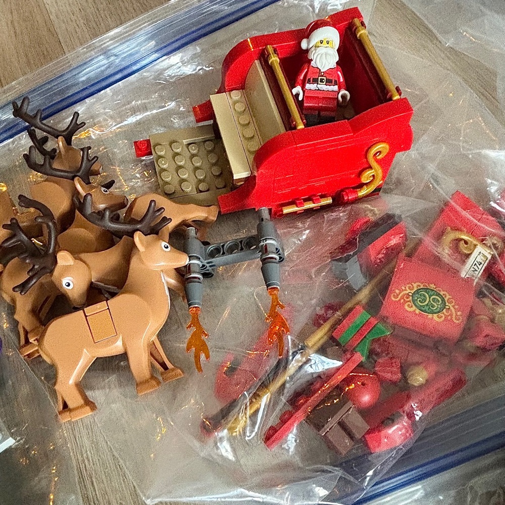 3.5lbs Assorted Lego Sets & People - Complete & Mostly Complete - Picture 4 of 12